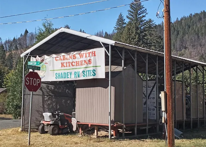 Bigfoot Rv & Cabins Park