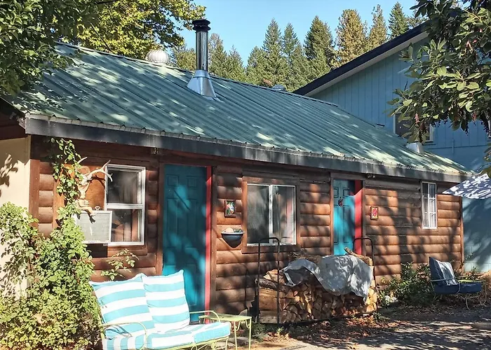 Bigfoot Rv & Cabins Park